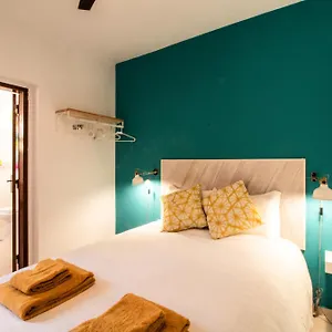 2* Pensión Quinta Do Paraiso - Bed&shower